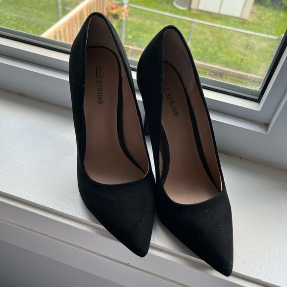 Black Pumps - Picture 1 of 4